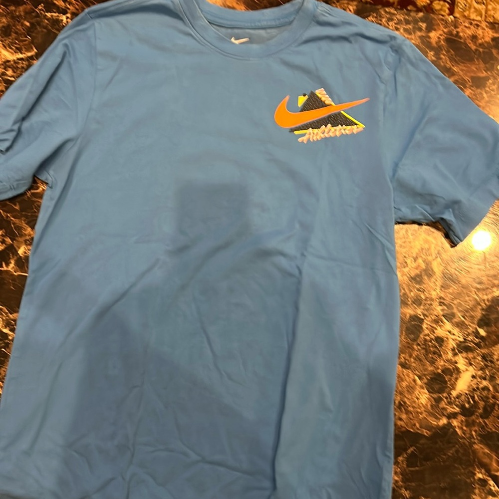 The Nike Tee size S